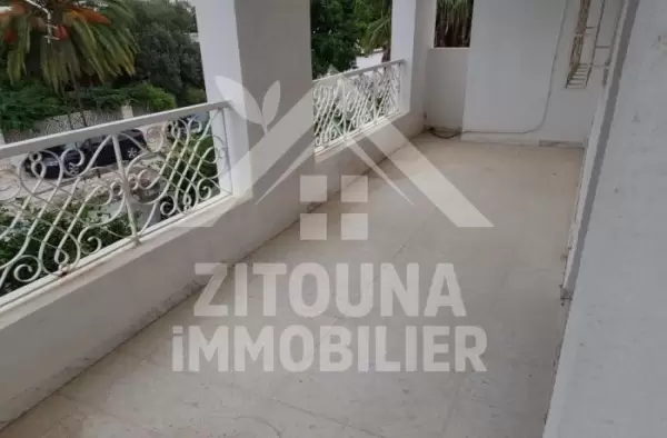 A vendre une belle villa à cité Nozha Ariana