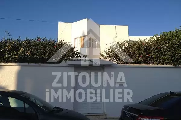 Très grande villa à louer à La Marsa