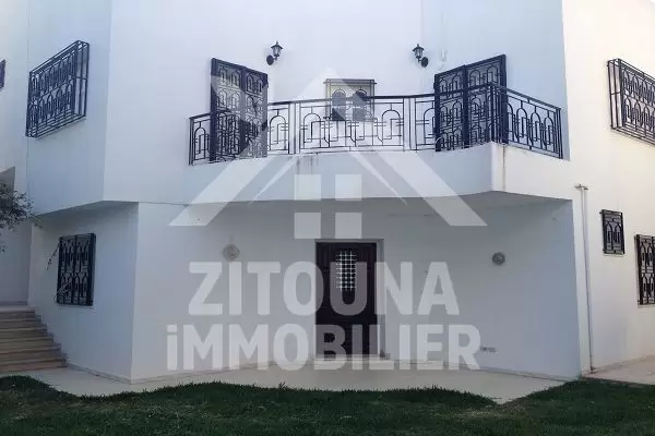 Très grande villa à louer à La Marsa