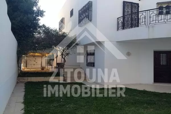 Très grande villa à louer à La Marsa