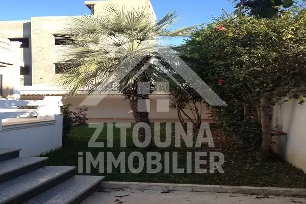 Très grande villa à louer à La Marsa