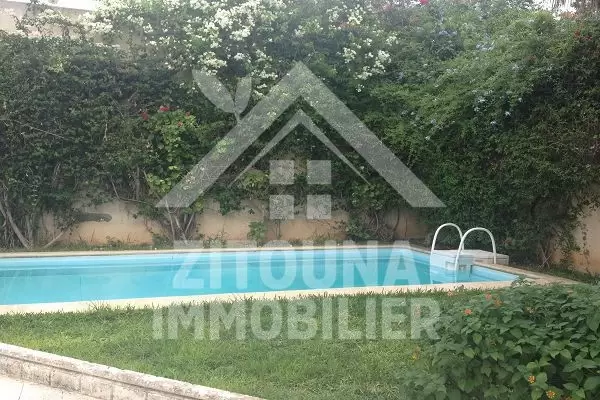 Belle villa à louer à La Marsa