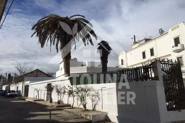 Villa à louer à La Marsa Corniche