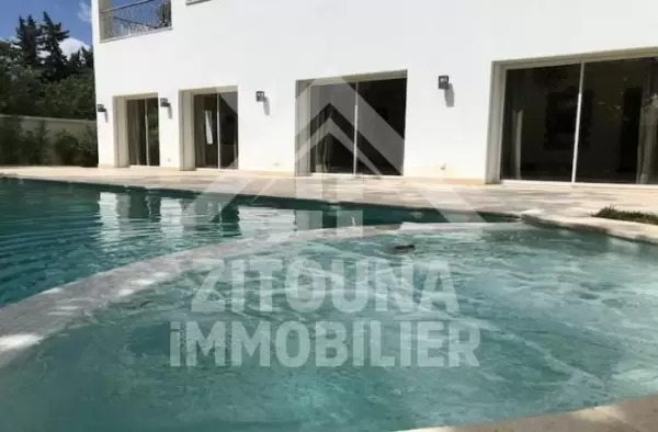 A louer une villa de charme à la Marsa Nassim .Construite dans un style moderne et raffiné
