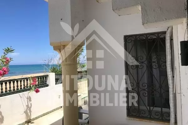 A louer un rez de chaussée de villa pied dans l'eau