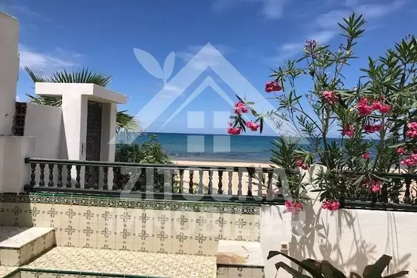 A louer un rez de chaussée de villa pied dans l'eau