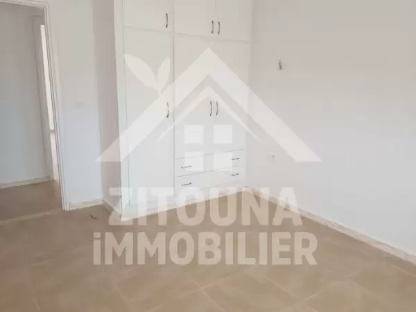 A louer un appartement tout neuf , jamais habité et avec jardin à la Marsa