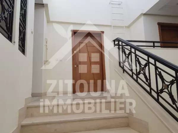 A vendre un appartement à la Soukra