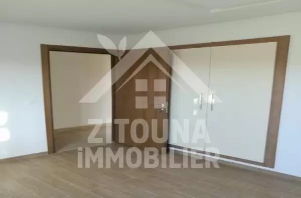 A louer un appartement de très haut standing à la Soukra