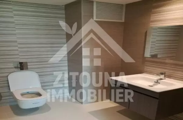 A louer un appartement de très haut standing à la Soukra