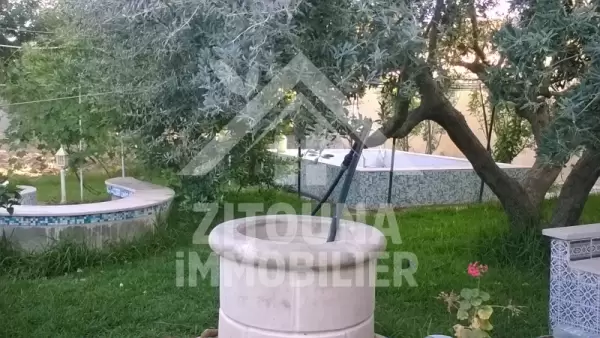 A vendre une villa sur 2 niveaux à Fondok jdid