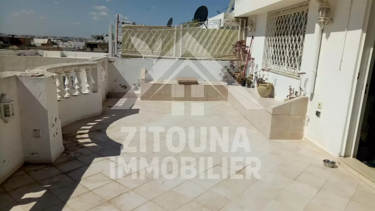 A louer un triplex à la Marsa ville