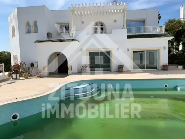 A vendre une belle villa et un appartement à Gammarth Supérieur