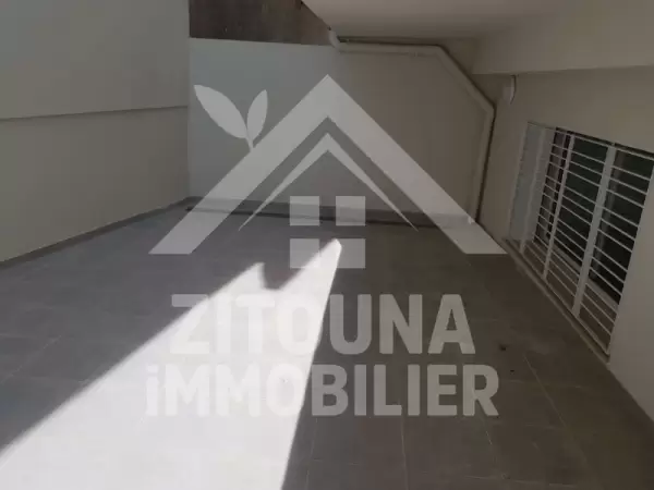 A louer une villa sur trois niveaux à Gammarth