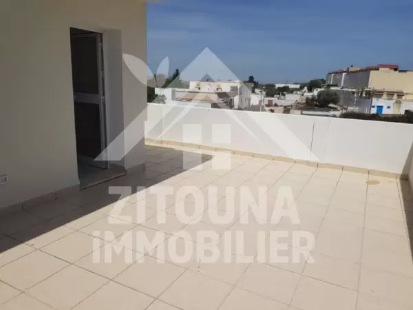 A louer une villa sur trois niveaux à Gammarth