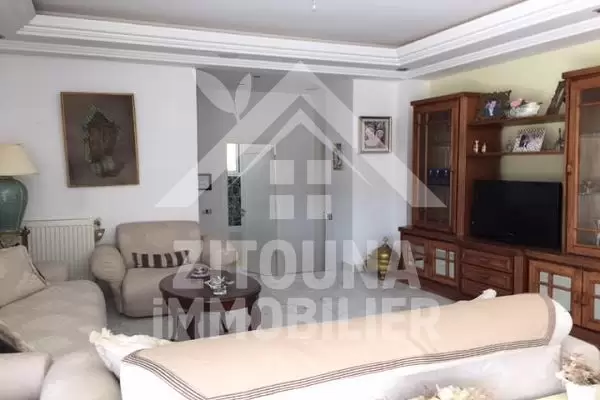 A louer un étage de villa meublé ou vide à la Marsa ville