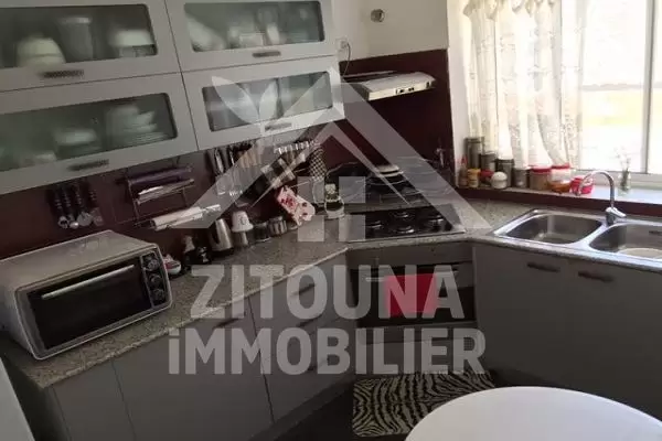 A louer un étage de villa meublé ou vide à la Marsa ville