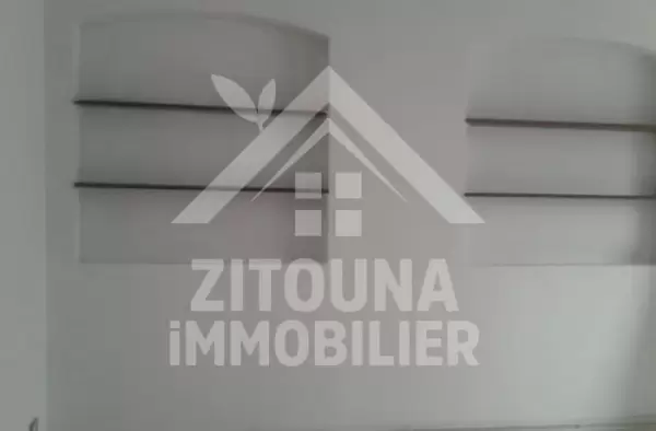 A louer un local à usage bureautique à Menzeh 4
