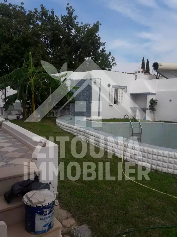 A louer une belle villa soit pour usage d'habitation soit pour usage bureautique à la nouvelle Manouba