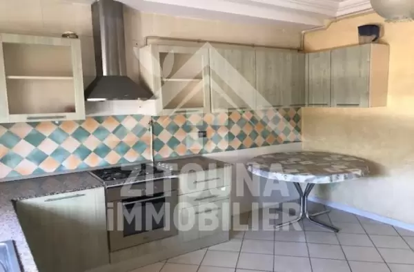 A vendre un bel appartement de très haut standing avec une vue sur parc Nahli à Riadh Landalous