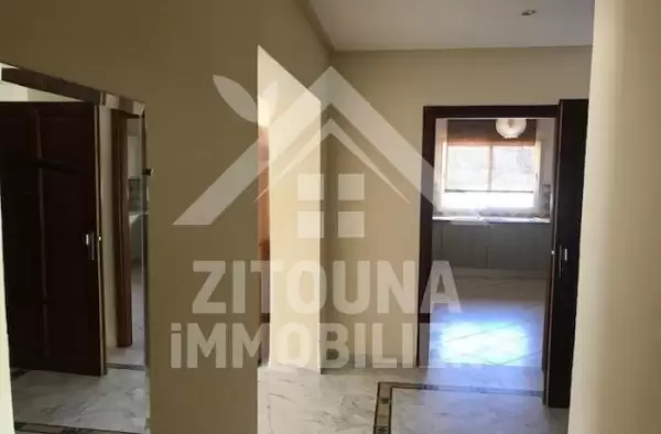 A vendre un bel appartement de très haut standing avec une vue sur parc Nahli à Riadh Landalous