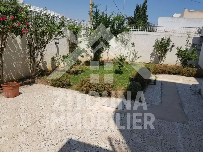 A vendre une villa à Laouina