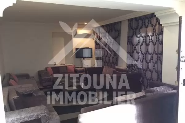 A vendre une villa sur deux niveaux avec un duplex indépendant dans un quartier résidentiel à la Marsa SIDI Abdelaziz