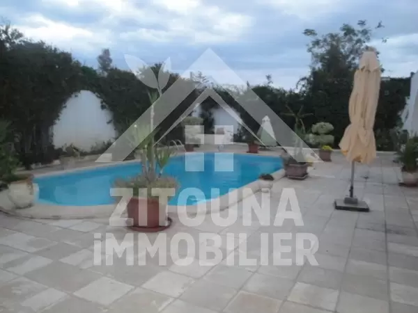 Villa à Vendre à La Soukra