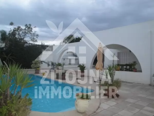 Villa à Vendre à La Soukra