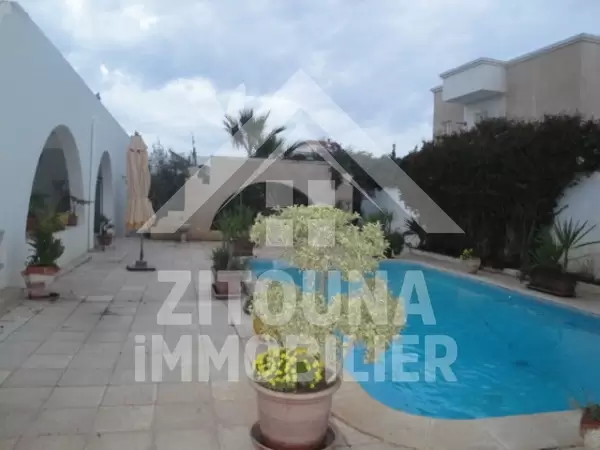 Villa à Vendre à La Soukra
