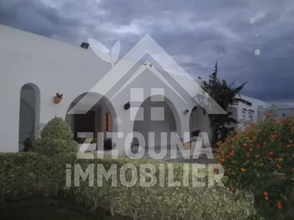 Villa à Vendre à La Soukra