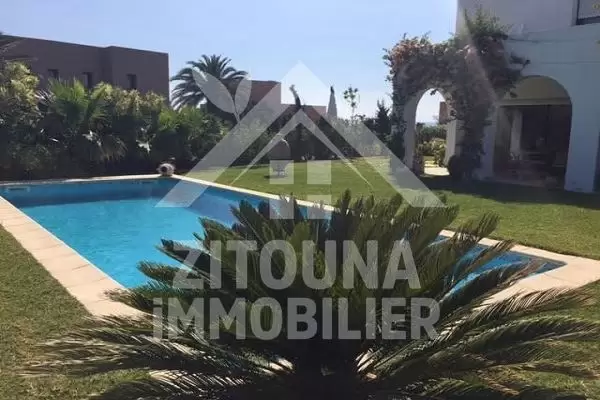 A louer cette somptueuse villa au golf de gammarth