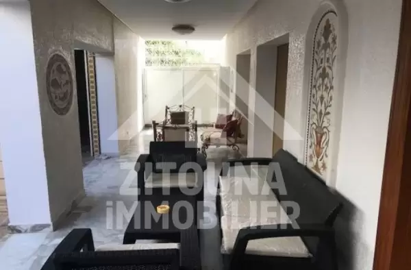 A louer un bel appartement au RDC du Septembre au Mai à LA Marsa