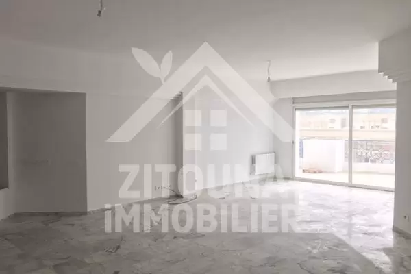 A louer bel appartement à La Marsa plage