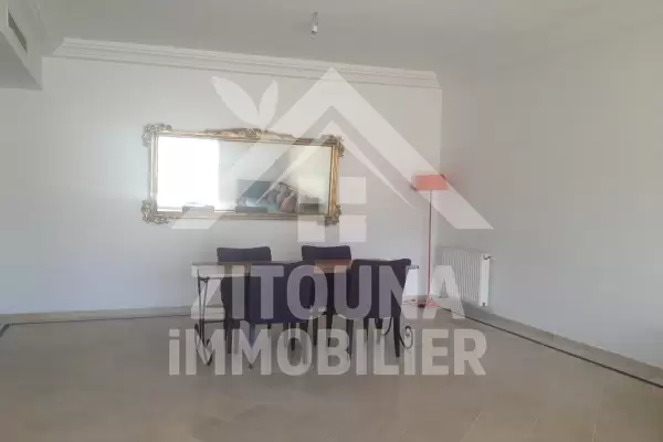 Appartement vide à louer marsa plage