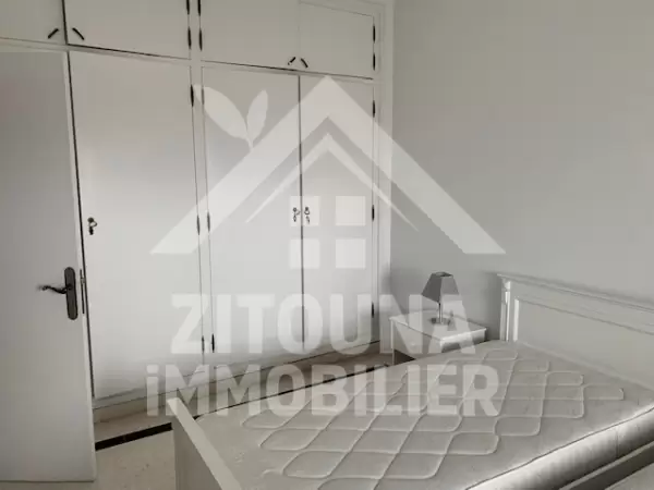 A louer un bel appartement meublé avec vue sur mer à la Marsa Plage