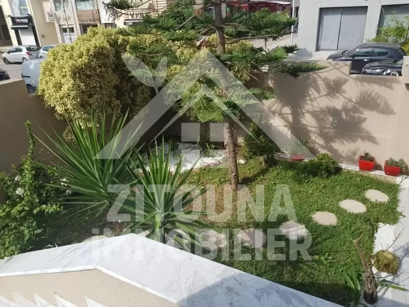 A louer un étage de villa au lac 1