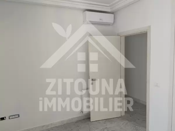 A louer un bel appartement tout neuf , jamais habité au cœur de la Marsa