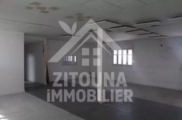 A louer un local commercial à Charguia