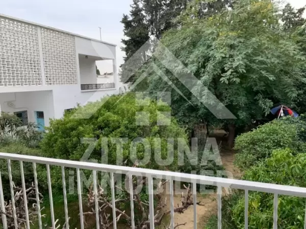 A vendre une villa à Menzah proche de lycée père Blanc