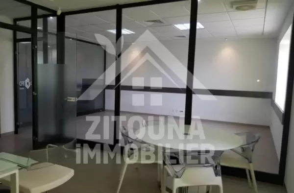 A Vendre un bureau de très haut standing dans un immeuble à La Marsa