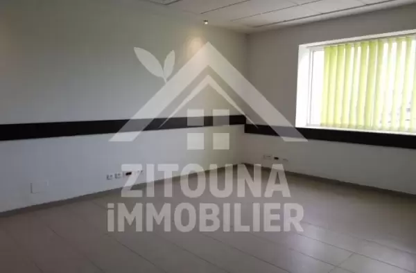 A Vendre un bureau de très haut standing dans un immeuble à La Marsa