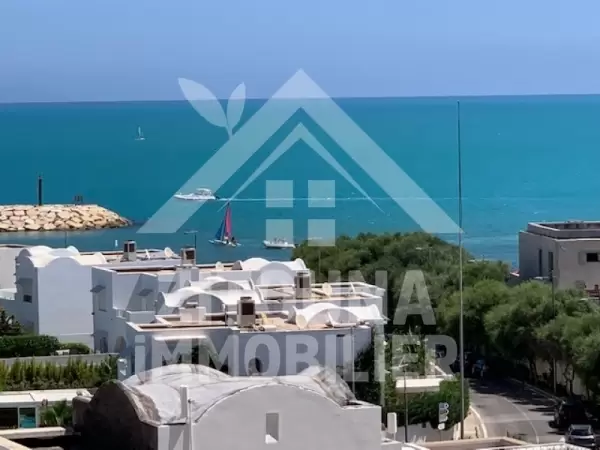 Un beau triplex a louer avec une vue surprenante sur le port