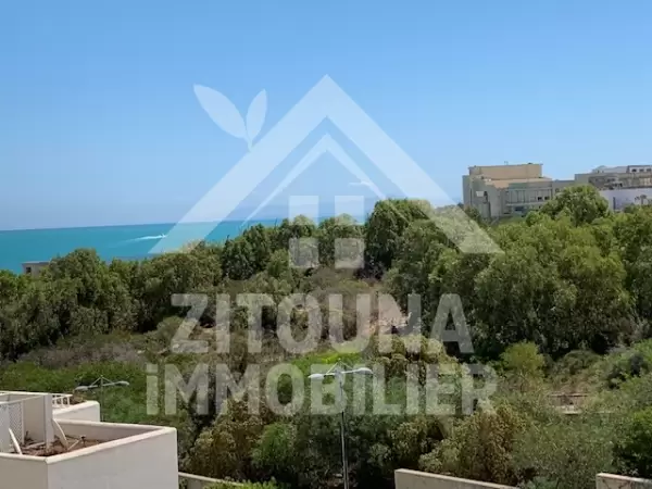 Un beau triplex a louer avec une vue surprenante sur le port