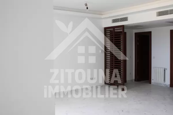 Un bel appartement au Lac 2 à louer