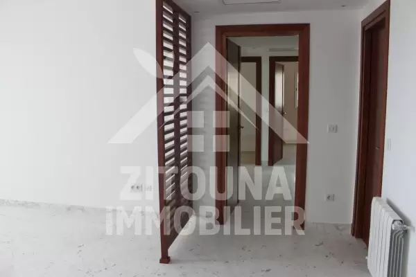 Un bel appartement au Lac 2 à louer