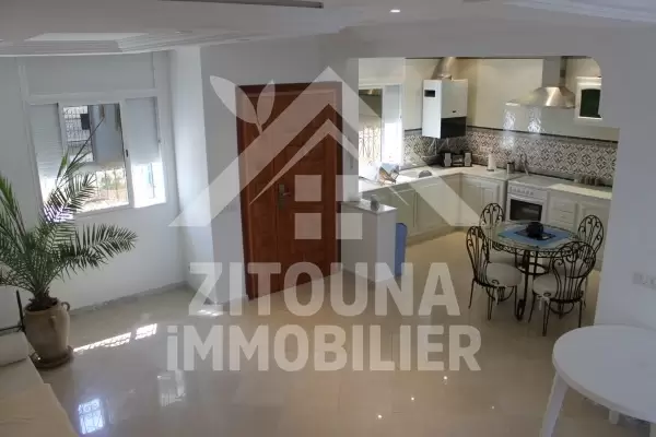 Appartement richement meublé