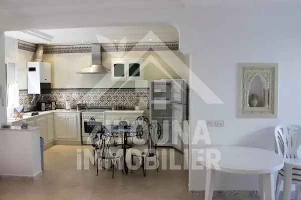 Appartement richement meublé