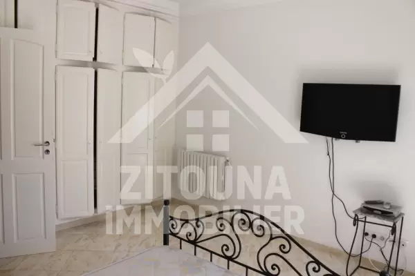 Appartement richement meublé