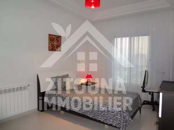 Appartement richement meublé